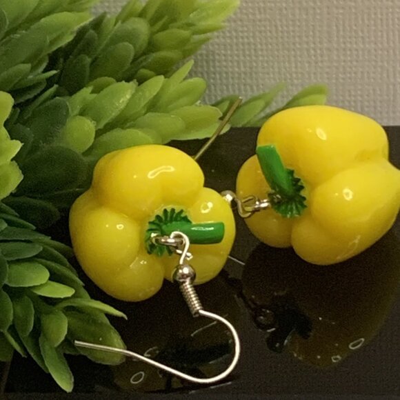 Pepper Earring, Funny Food Earring, Cooking Earring, Food Jewelry, Chef Earring - Picture 3 of 7